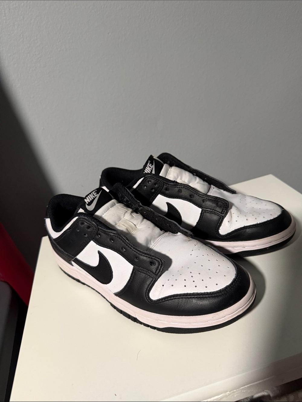 Nike Men’s Black and White Low-Top Sneakers